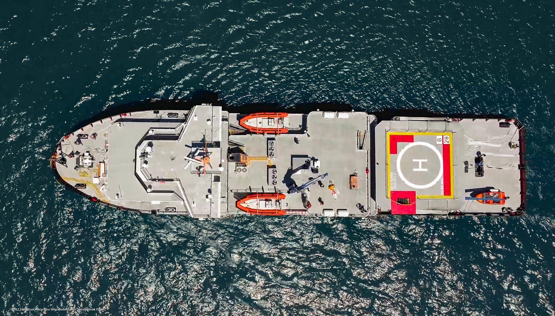 Picture of a vessel from above.